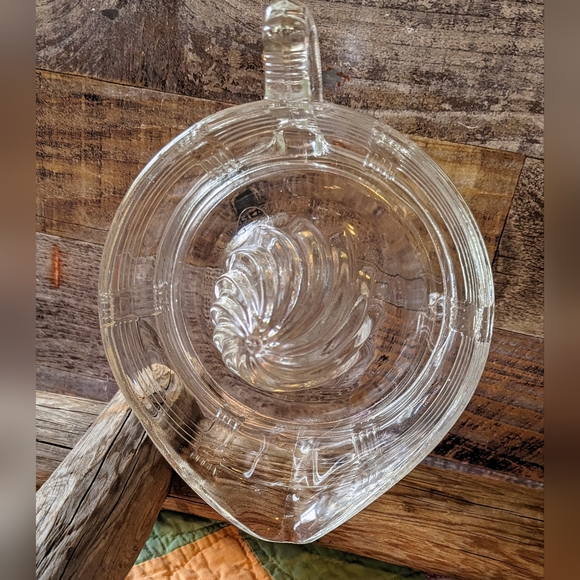 Vintage Heavy Glass Juicer - Picture 4 of 9
